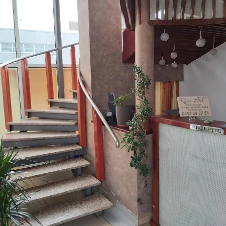 Hotel River-3