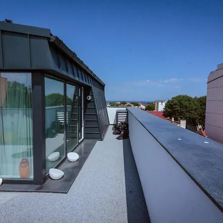 No 6 Apartments-2