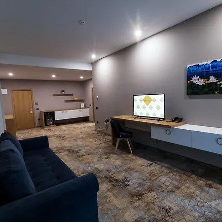 Grand View Hotel & Suites Copou-3