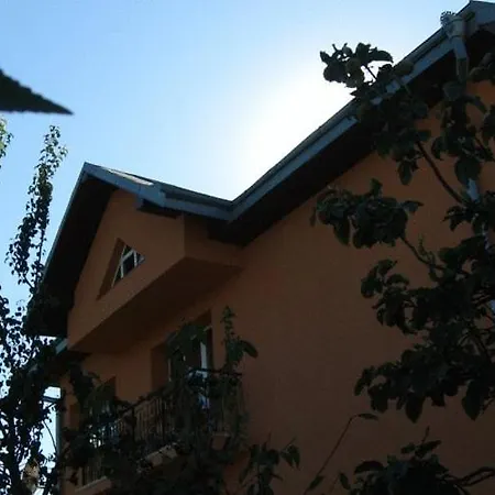 Lary Hostel-3