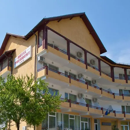 Hotel President-2