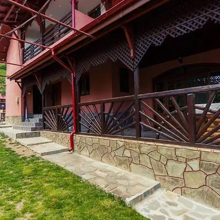 Casa dintre munti Karina-2