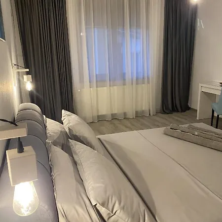 Roomzzz Sibiu-2