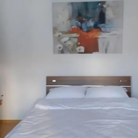 Urban Chic Apartment-2