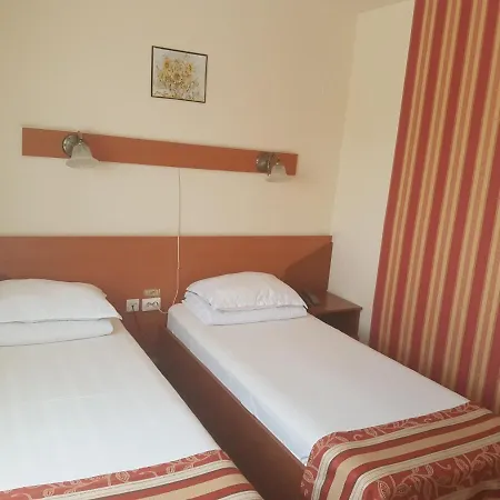 Hotel Transit-2