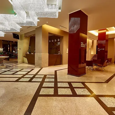 Central Plaza Hotel-2