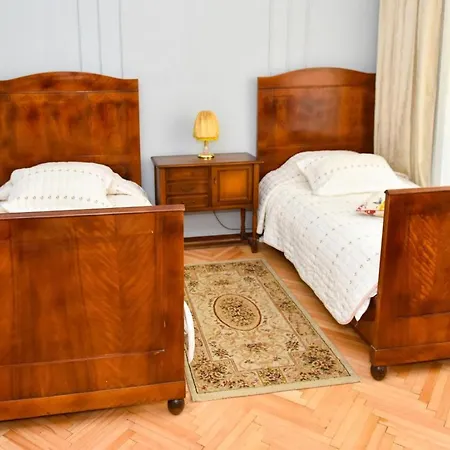 Former Ceausescu's Vila Crizantema-3