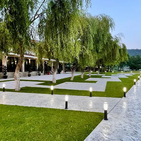 Vega Resort Restaurant & Lodge-3