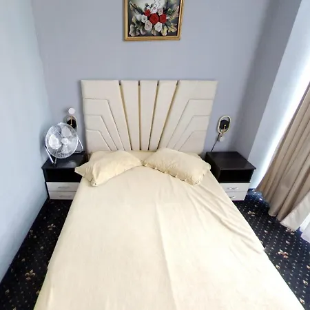 Hotel Duet-2