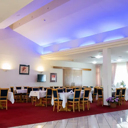 Iris Hotel-2