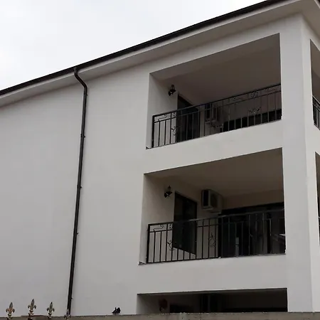 Sunshine Apartments-3