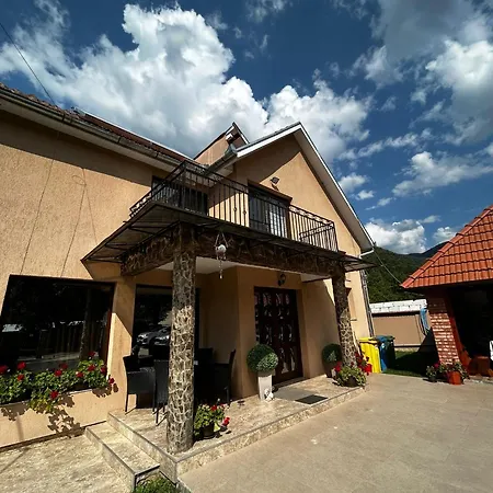 Casa Larisa-2
