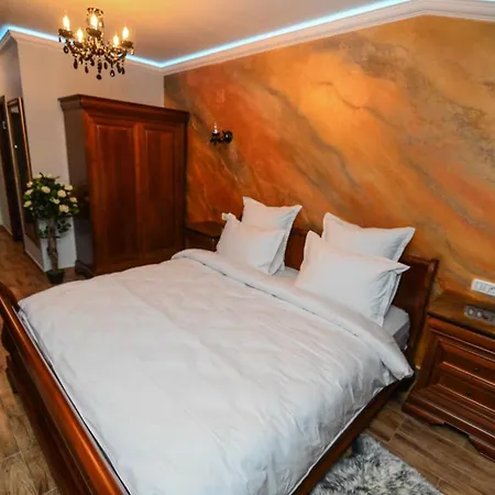 Nevan Luna Home-2
