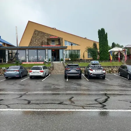 Restaurant Pensiunea La Vila Maria-3
