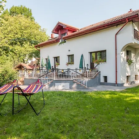 Casa din Plai-3