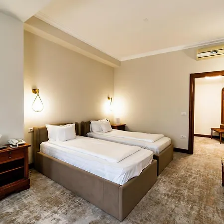 Hotel Amadeus-3