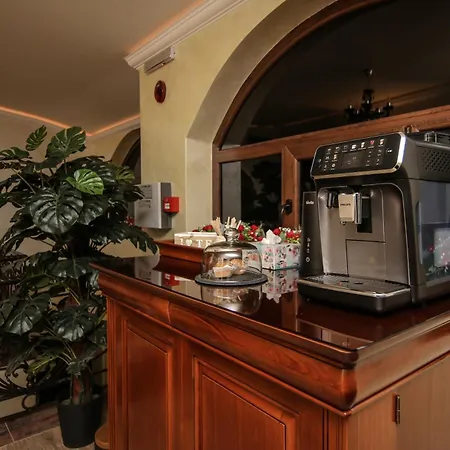 Nevan Luna Home-3