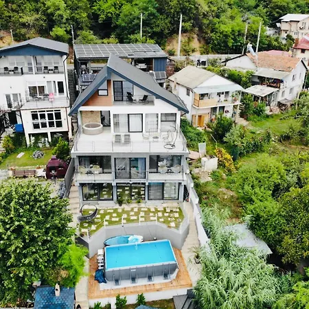 Noah River House-2
