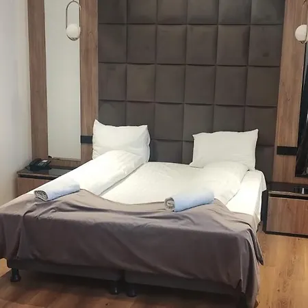 Hotel Dana 2-3