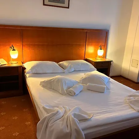 Hotel Emma West-2