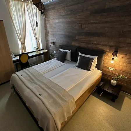 Timhouse-3