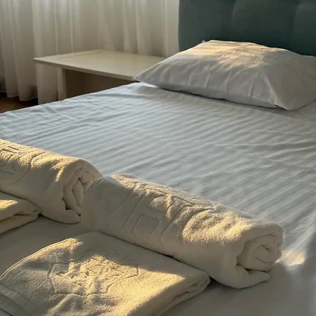 Vila cu Ciubar&Jacuzzi - Sunset Hill House-2