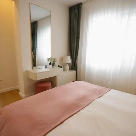 Camelia'S Cozy Place-2