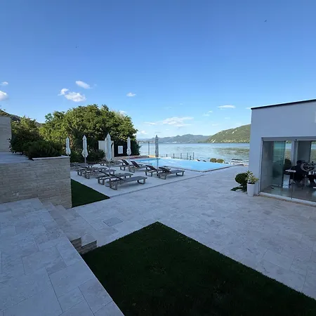 Yrys House - Adults Only-3