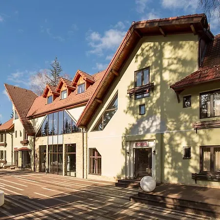 Vila Pinul Si Mesteacanul-3