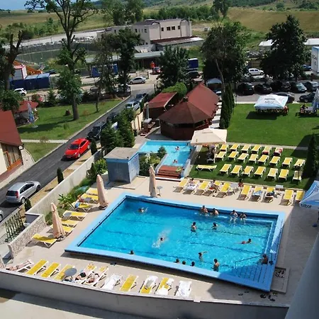 Hotel President-2