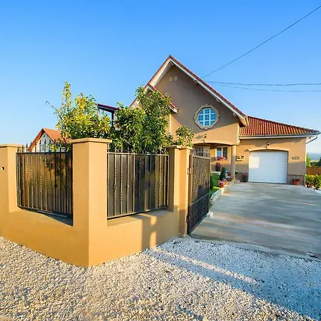 Casa Iulia-2