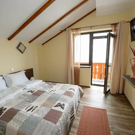 Casa Bucatarului-3