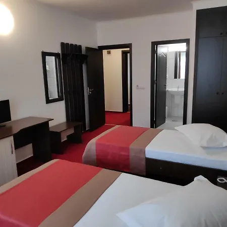 Hostel Caliman-2