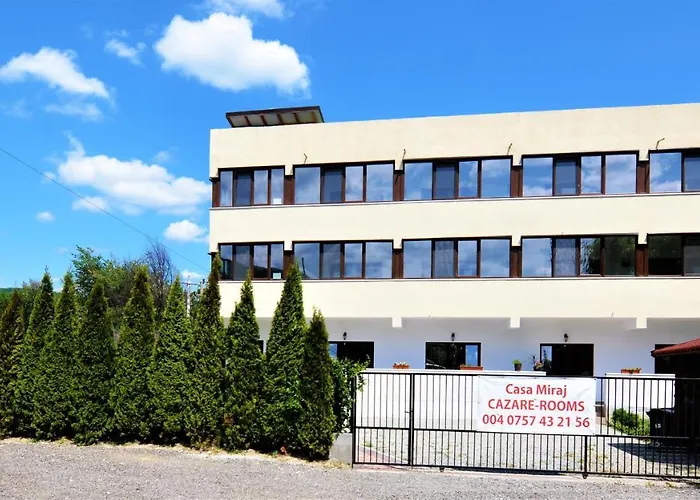 Casa Miraj