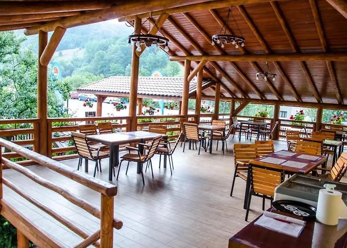 Lapociu Bed & Breakfast Câmpeni, România