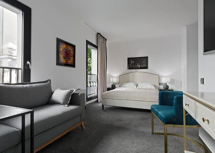 The Square Hotel