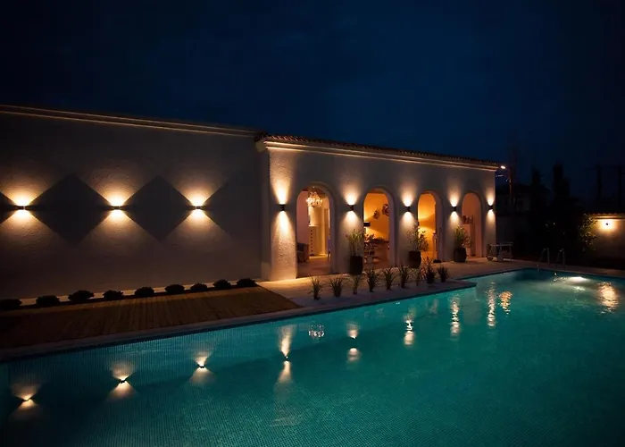 Elia Vama Veche (Adults Only)