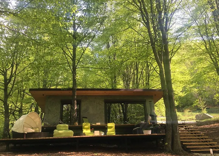Luxury Lake House & Glamping