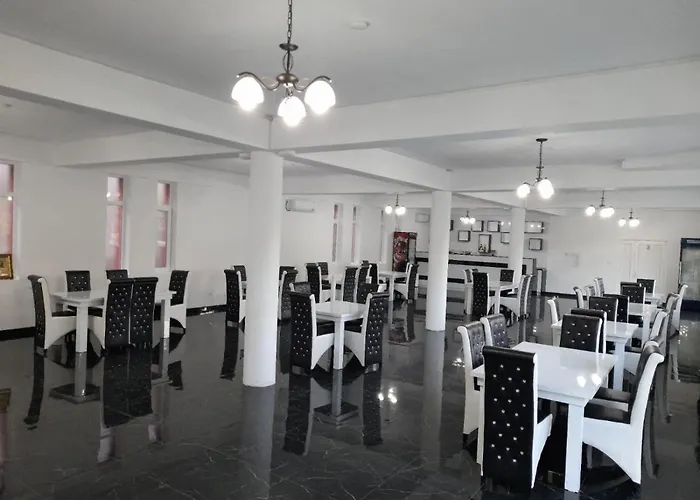 Red House Hotel Orşova, România