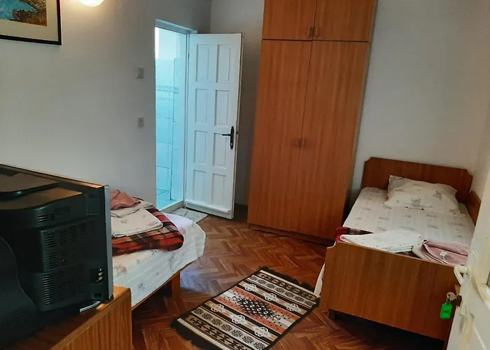 Pensiunea Sapte Pini 2 Mai, România