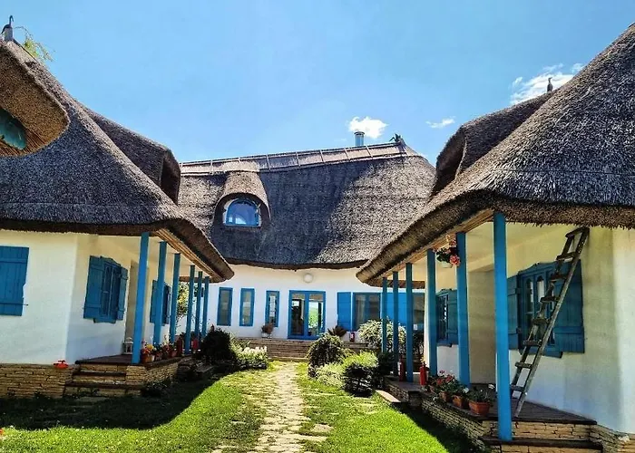 5 Chirpici - Small Traditional Resort