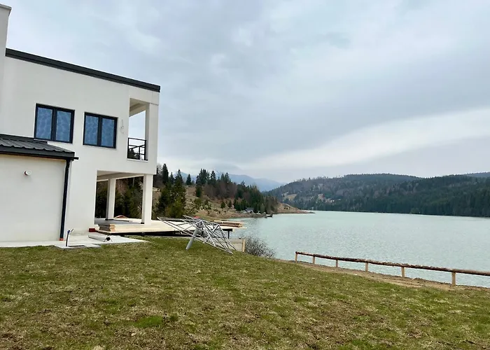 Casa Eden - Apartamente Langa Lac