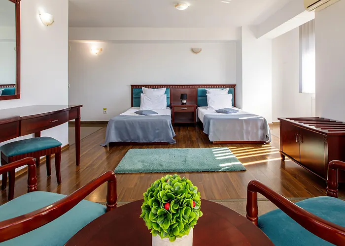 Lira Pacific Aparthotel