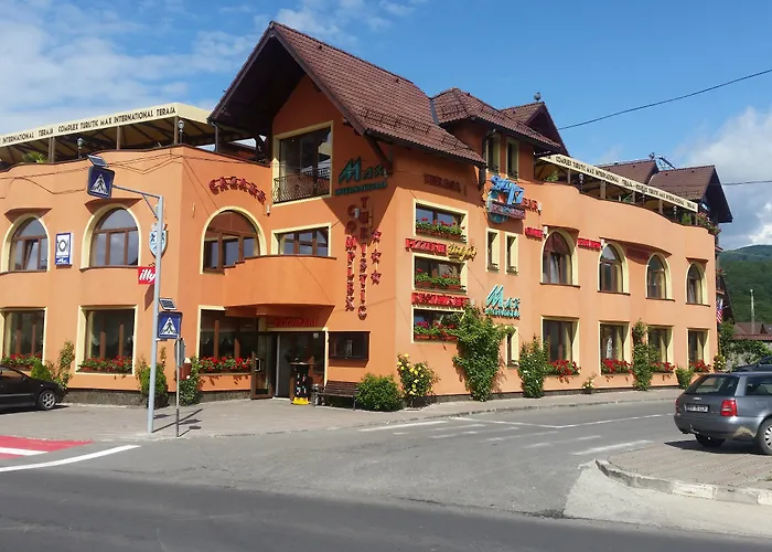 Max International & Resort