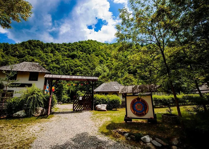 Satul De Vacanta Fratii Jderi - Utopia Verde