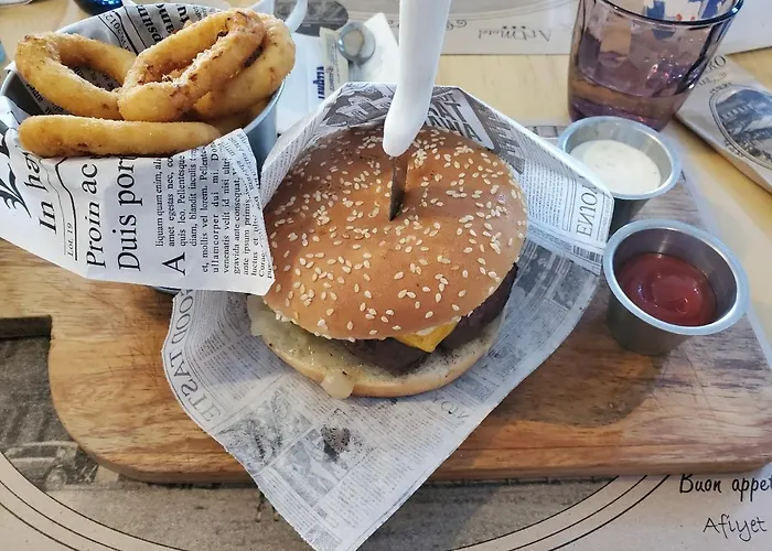 Artmotel & Bistro