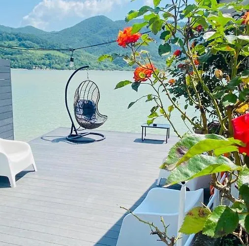 Noah River House