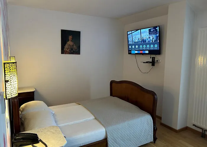 Hotel Senator