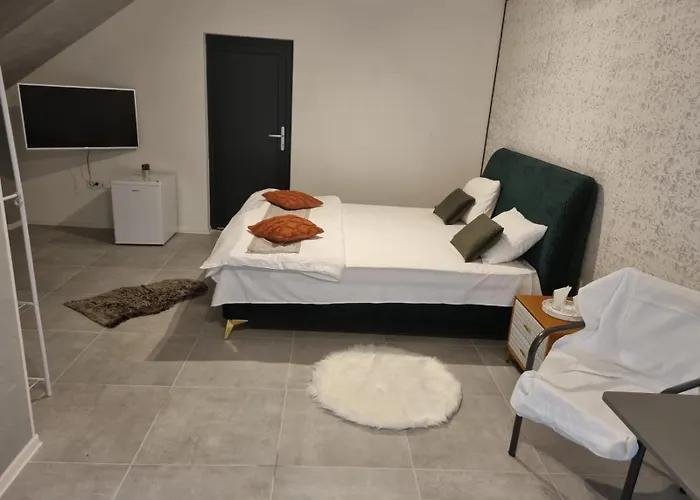 Georgiana Apartments