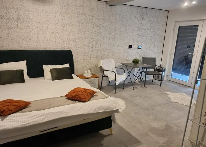 Georgiana Apartments